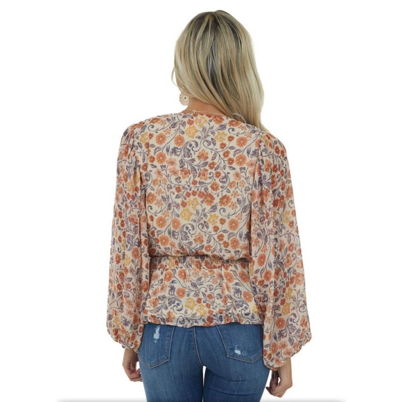 Boutique | Floral top sinched bell sleeves - Picture 3 of 7